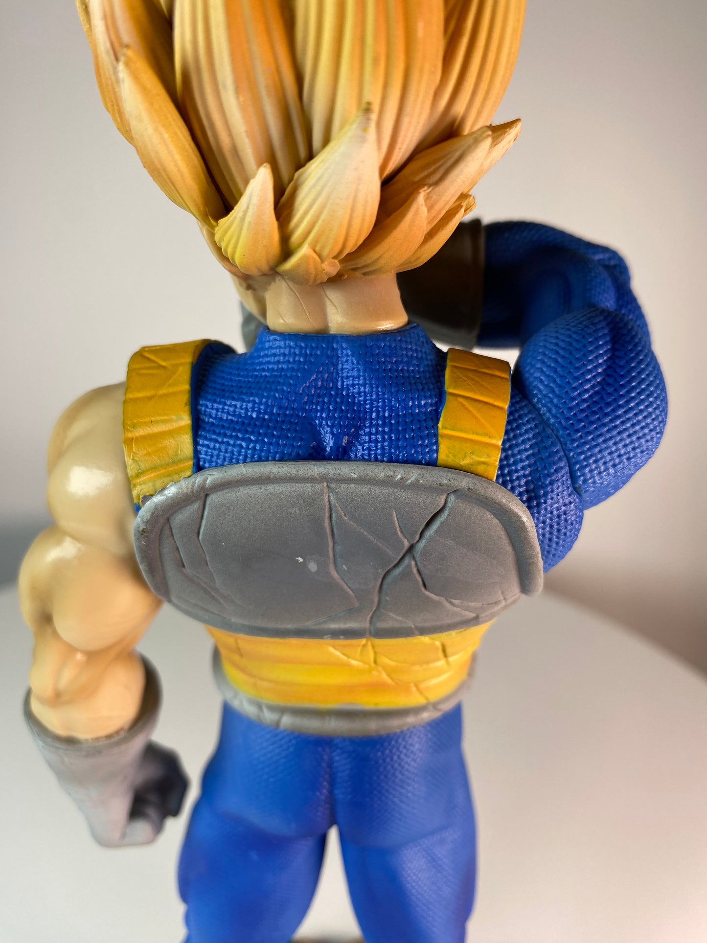 Super Saiyan Vegeta 1/6 Scale Figure