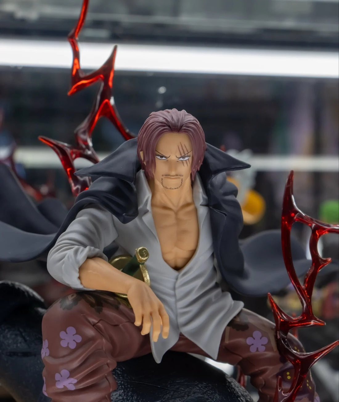 One Piece – Shanks Theorama Soul Scale Figure by Bandai!