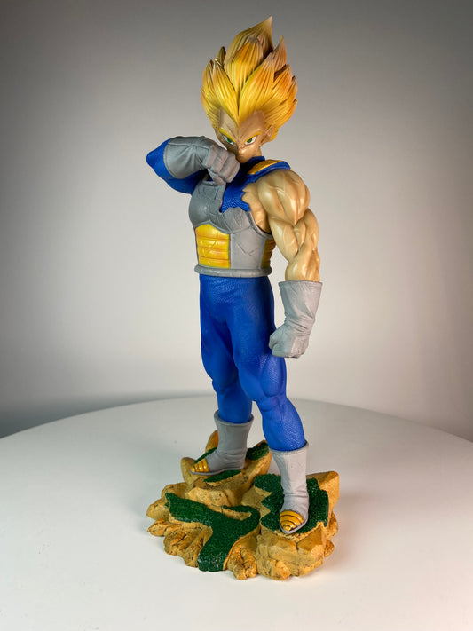 Super Saiyan Vegeta 1/6 Scale Figure