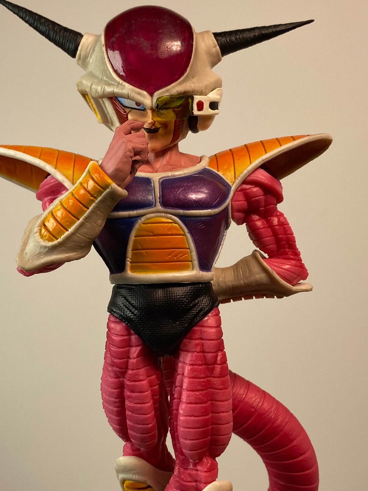 Frieza First Form 1/6 Scale Figure (48 cm)