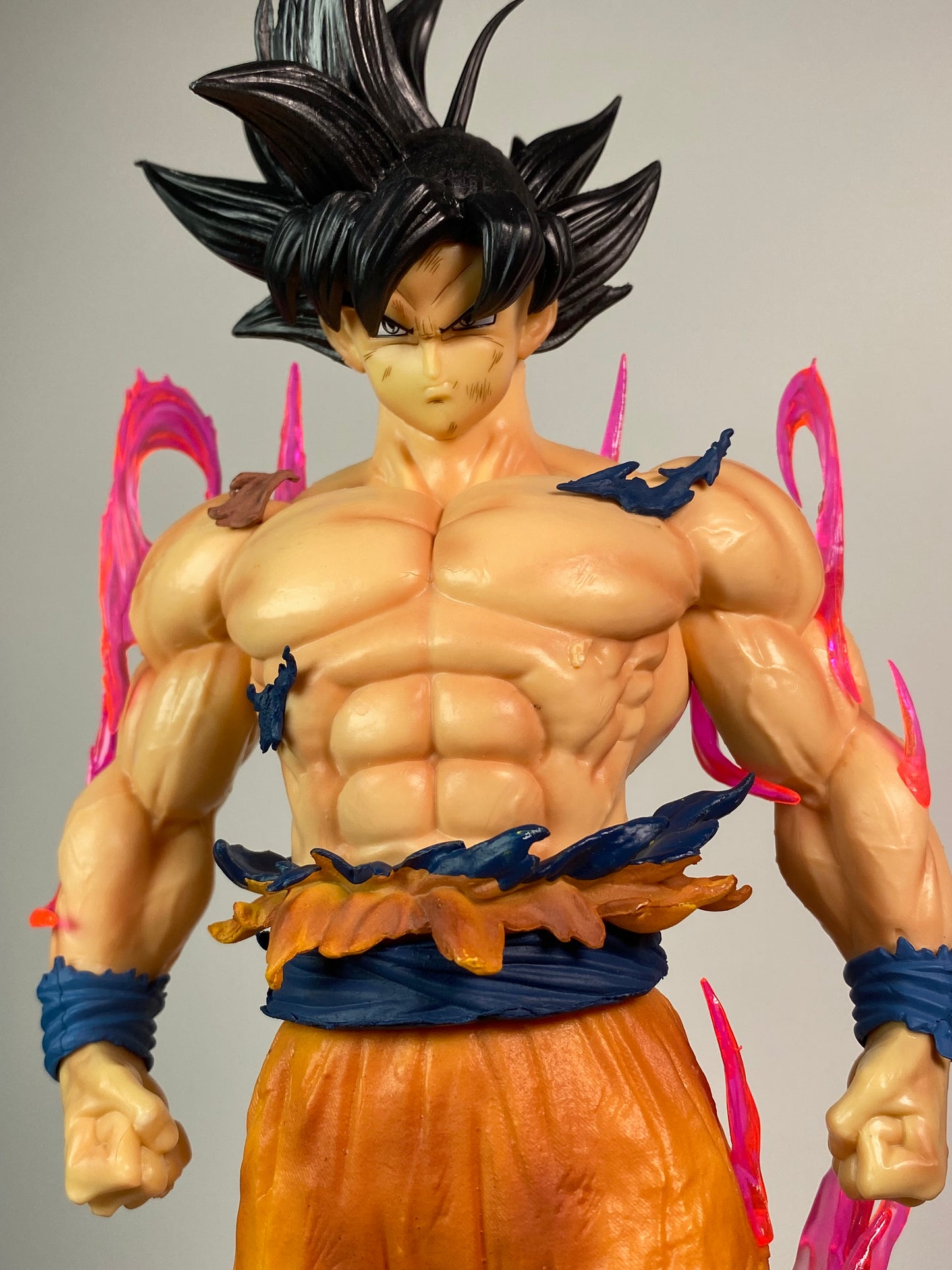 Goku Ultra Instinct 1/6 Scale Figure