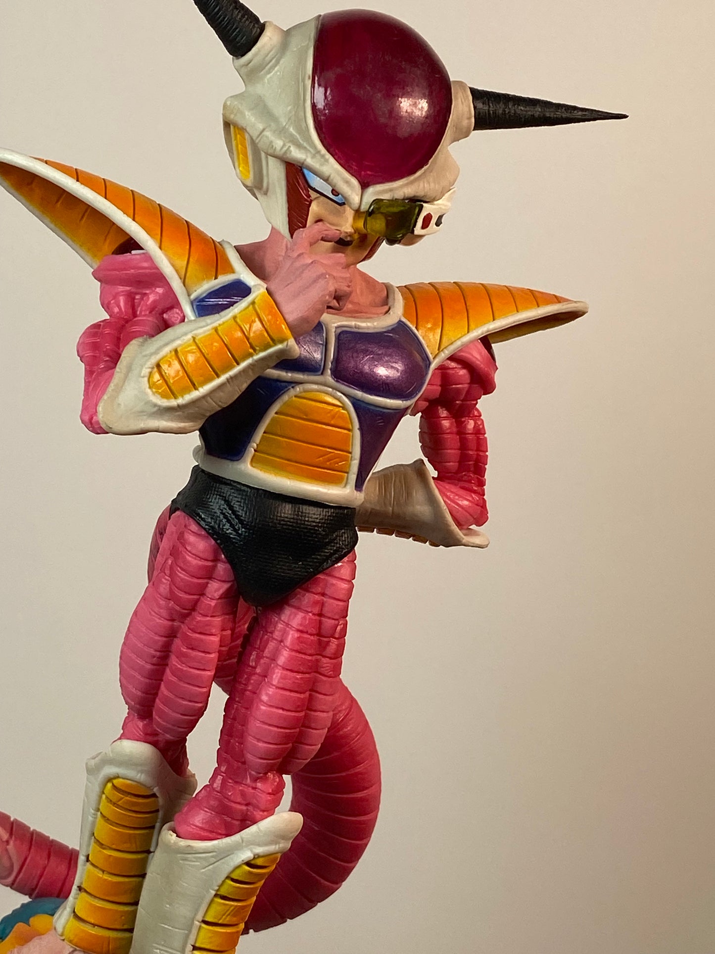 Frieza First Form 1/6 Scale Figure (48 cm)