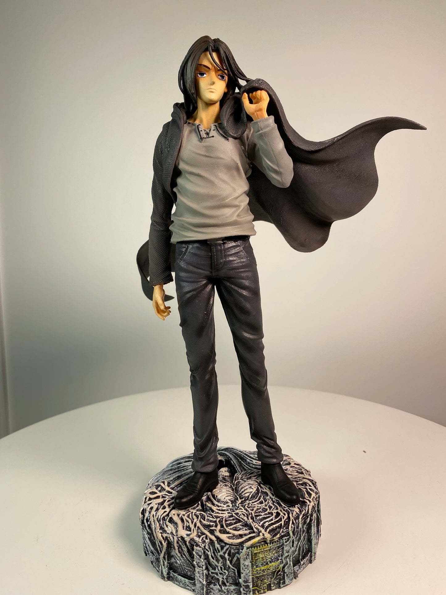 Eren Yeager Iconic Pose 1/6 Scale Figure [29 cm]