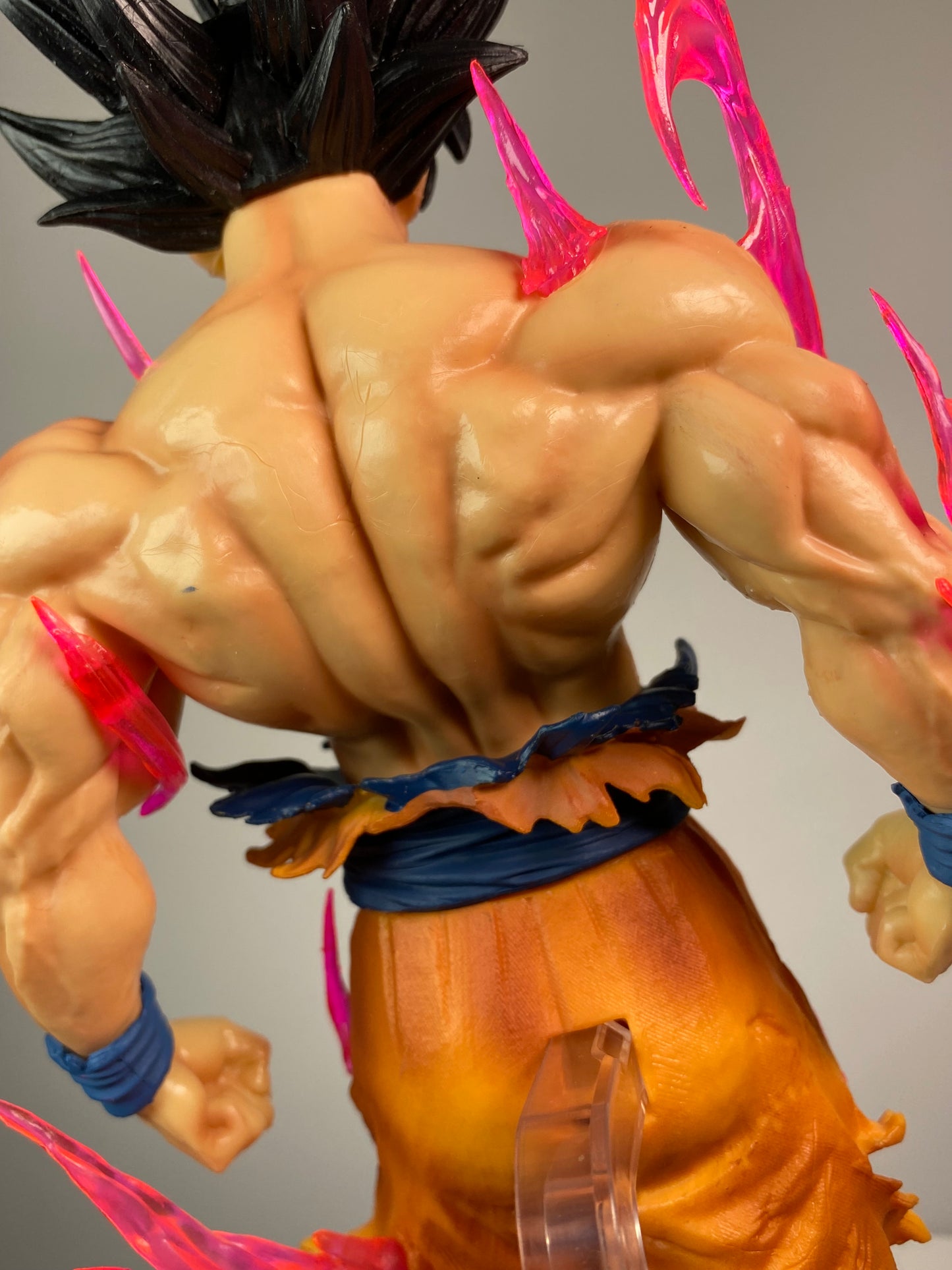 Goku Ultra Instinct 1/6 Scale Figure