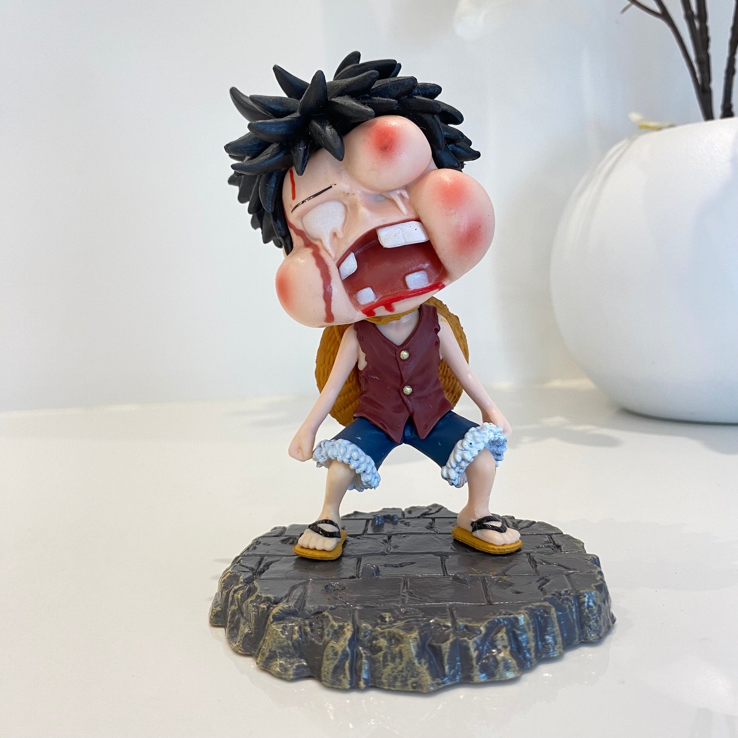 Ass-kicked Luffy Figure