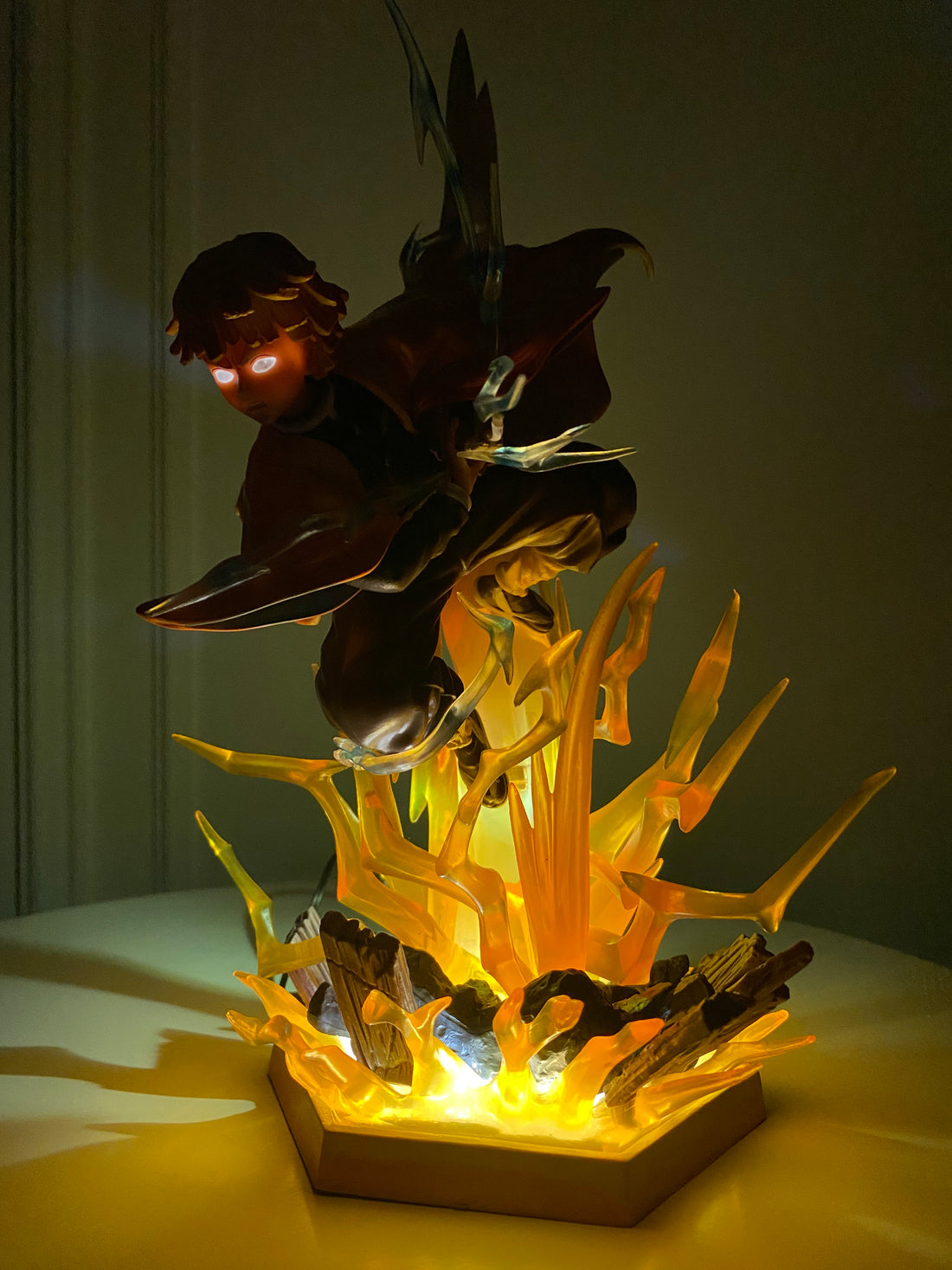 Zenitsu Agatsuma 1/6 Scale Figure