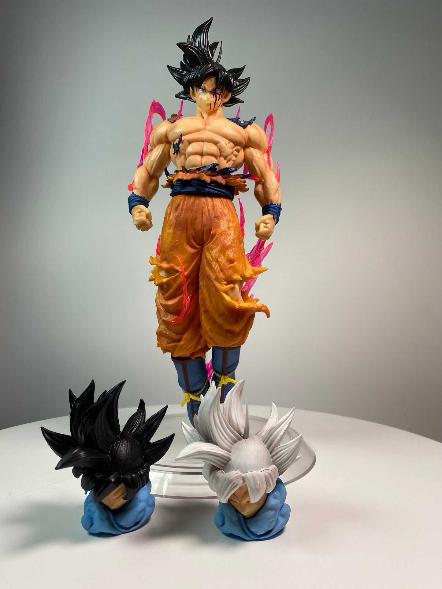 Goku Ultra Instinct 1/6 Scale Figure