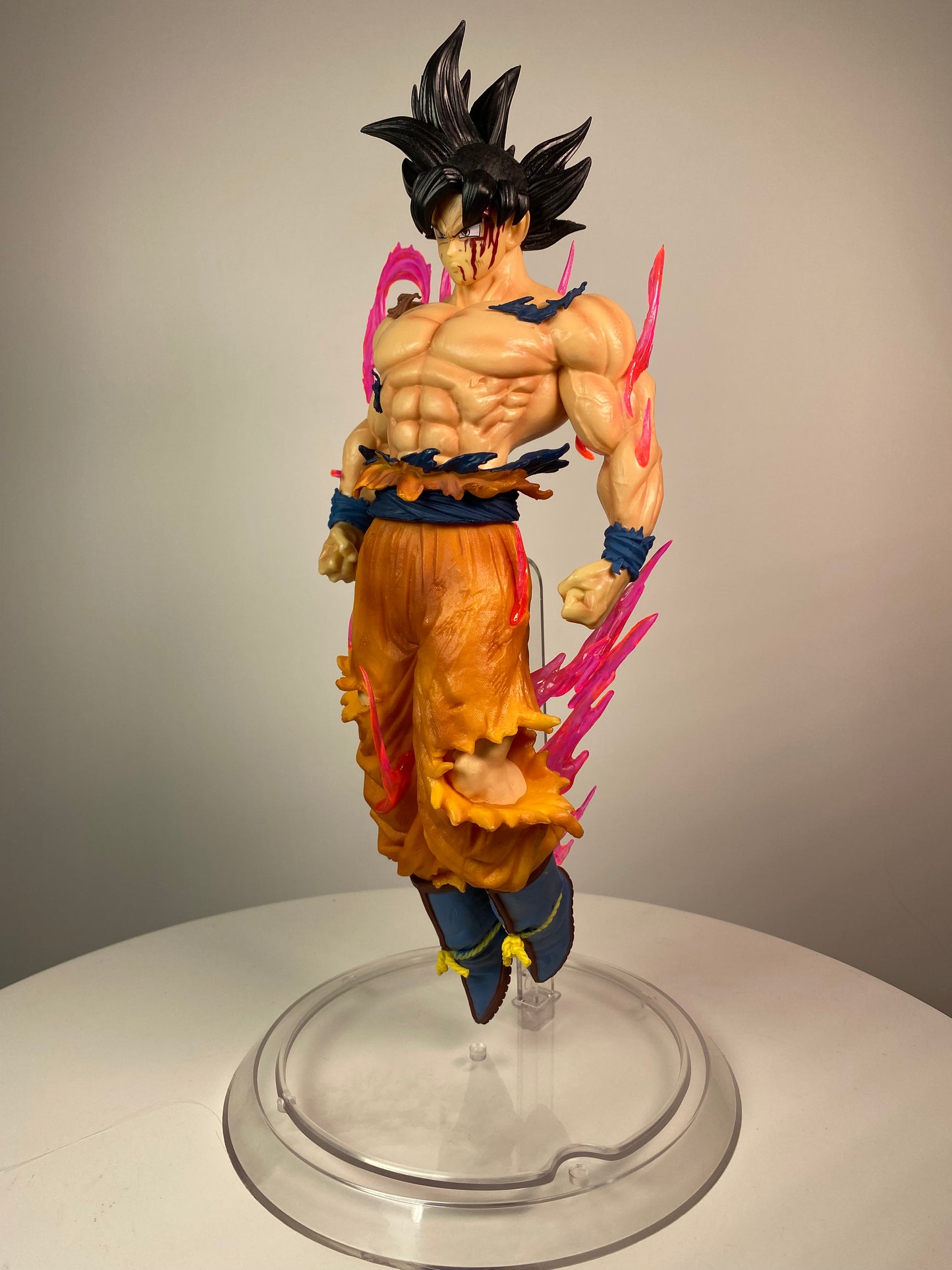 Goku Ultra Instinct 1/6 Scale Figure