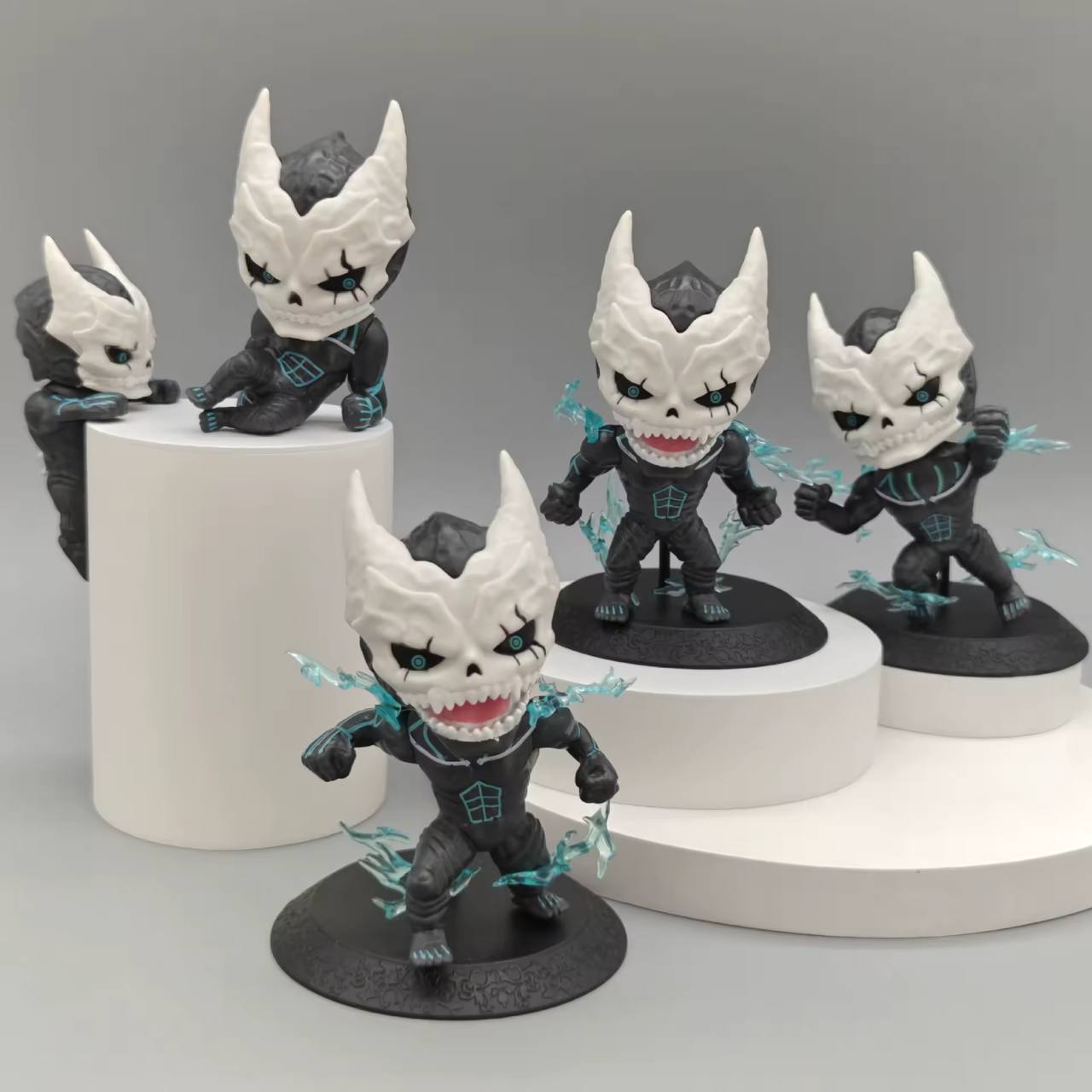 Kaiju no. 8 Figure Set