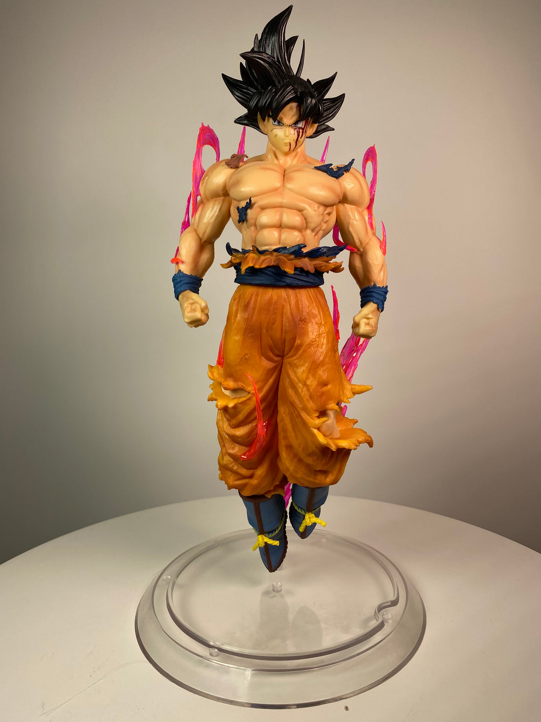 Goku Ultra Instinct 1/6 Scale Figure