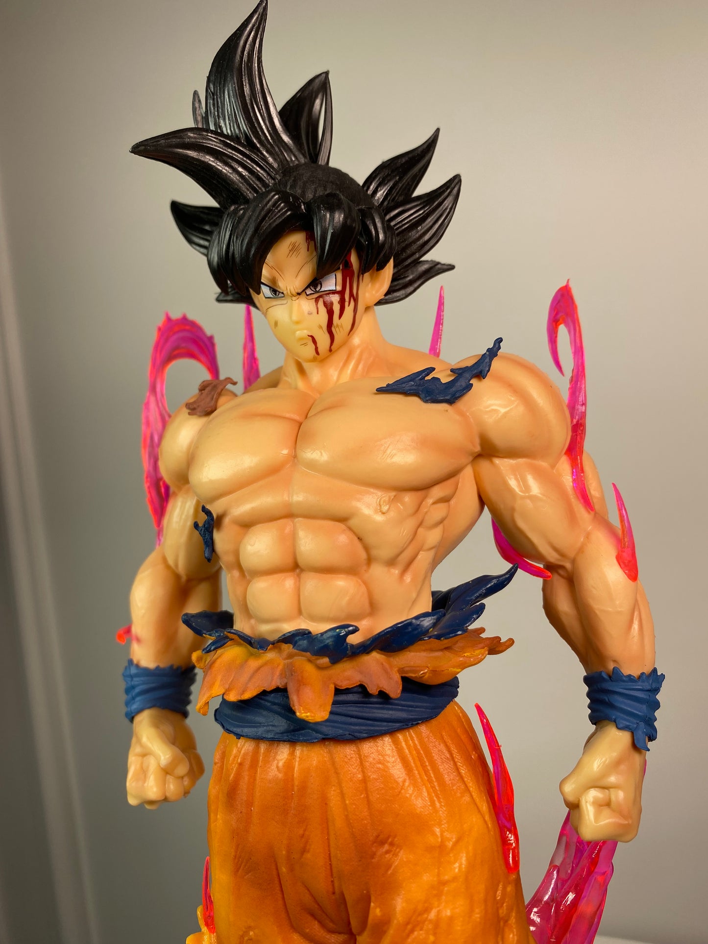 Goku Ultra Instinct 1/6 Scale Figure