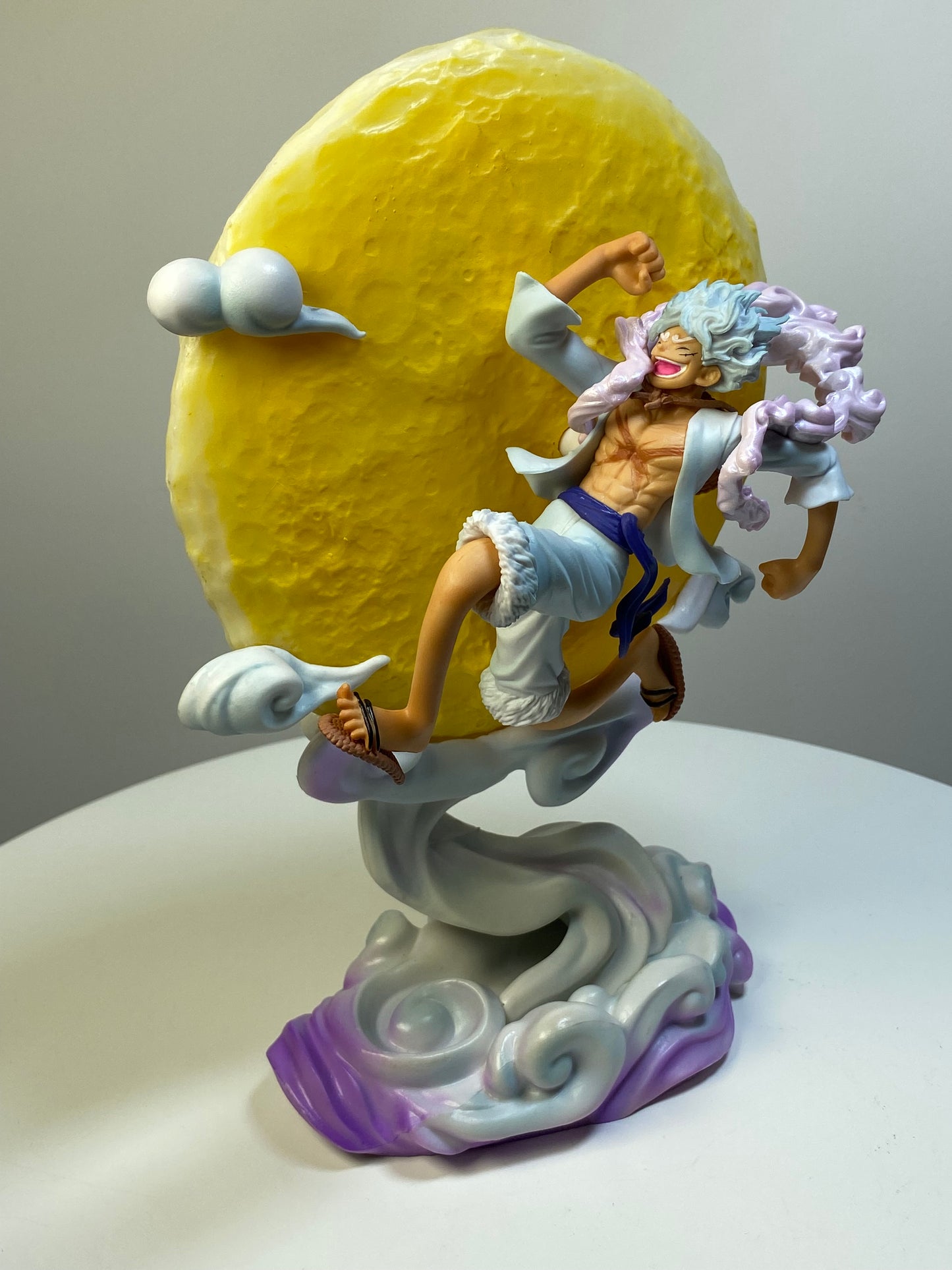 Luffy Gear 5 1/6 Scale Figure (with LED lights) [25 cm]